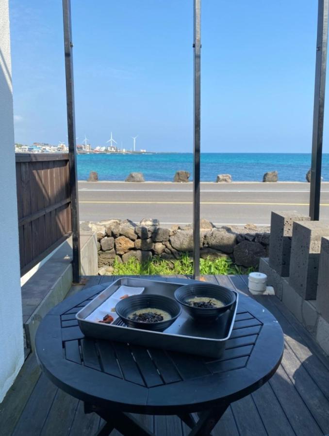 Aqua Beautique Poolvilla Jeju Exterior photo