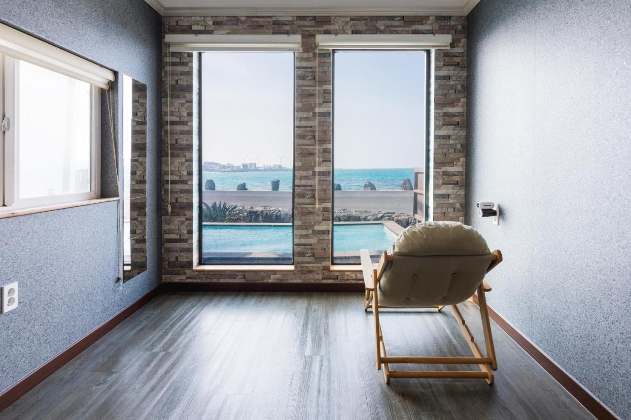Aqua Beautique Poolvilla Jeju Exterior photo