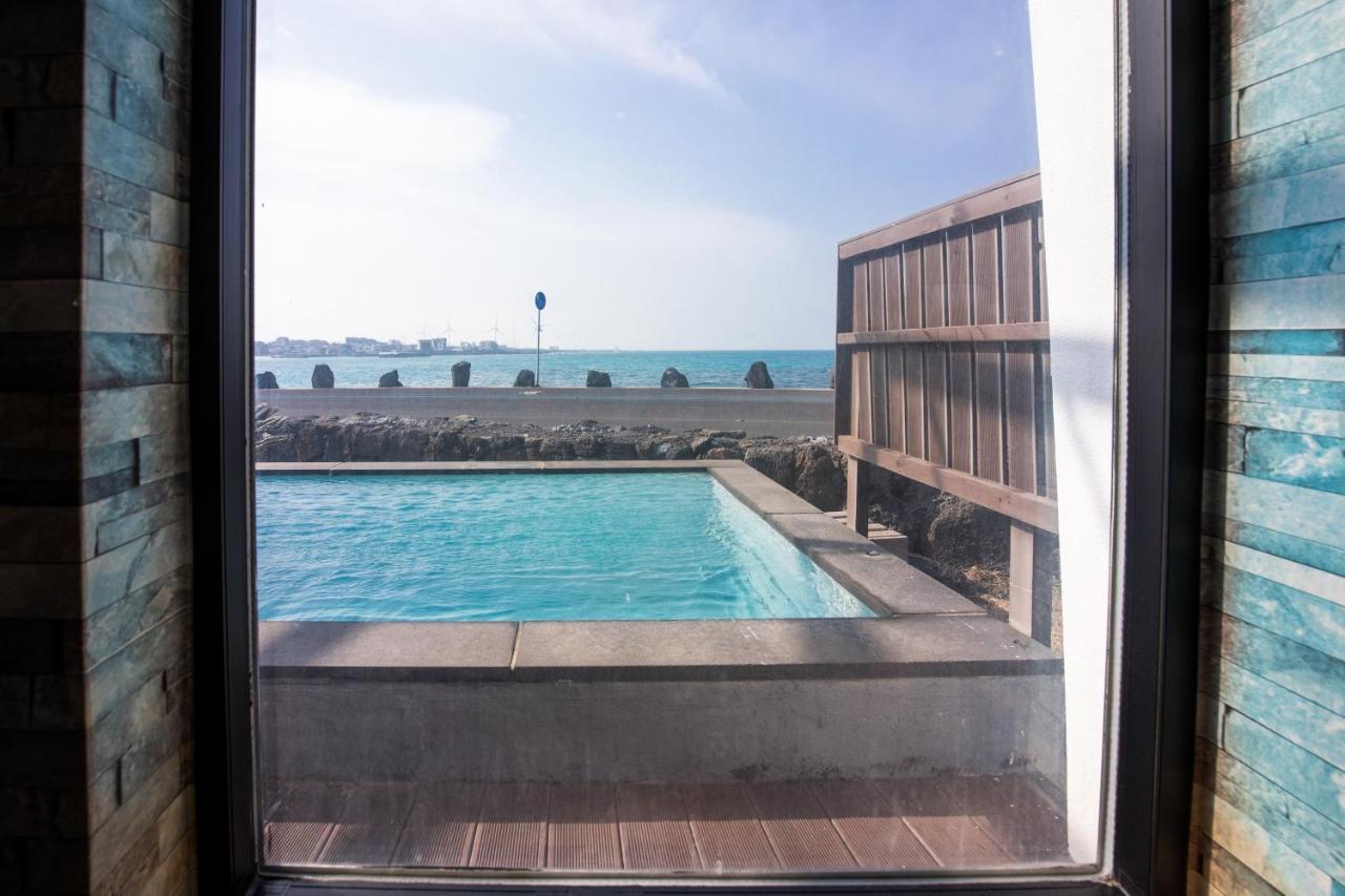 Aqua Beautique Poolvilla Jeju Exterior photo